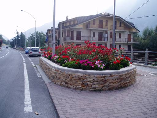 Tomatis Associati - Ampliamento ed arredo del tratto urbano della via centrale di Valdieri (Cuneo) - foto 02
