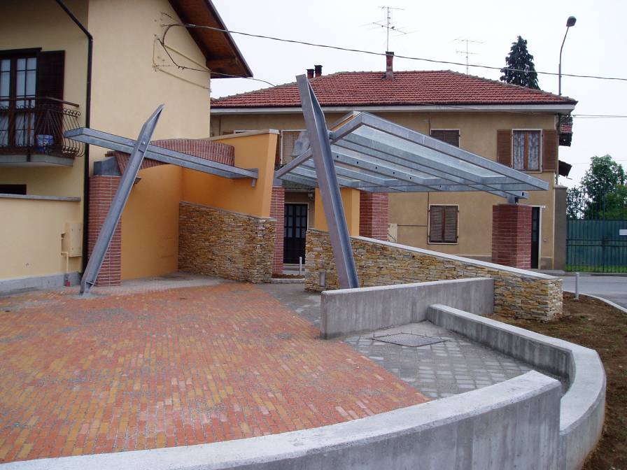 Tomatis Associati - Sistemazione della Piazza Dott. Bernardi in Cervasca (Cuneo) - foto 01